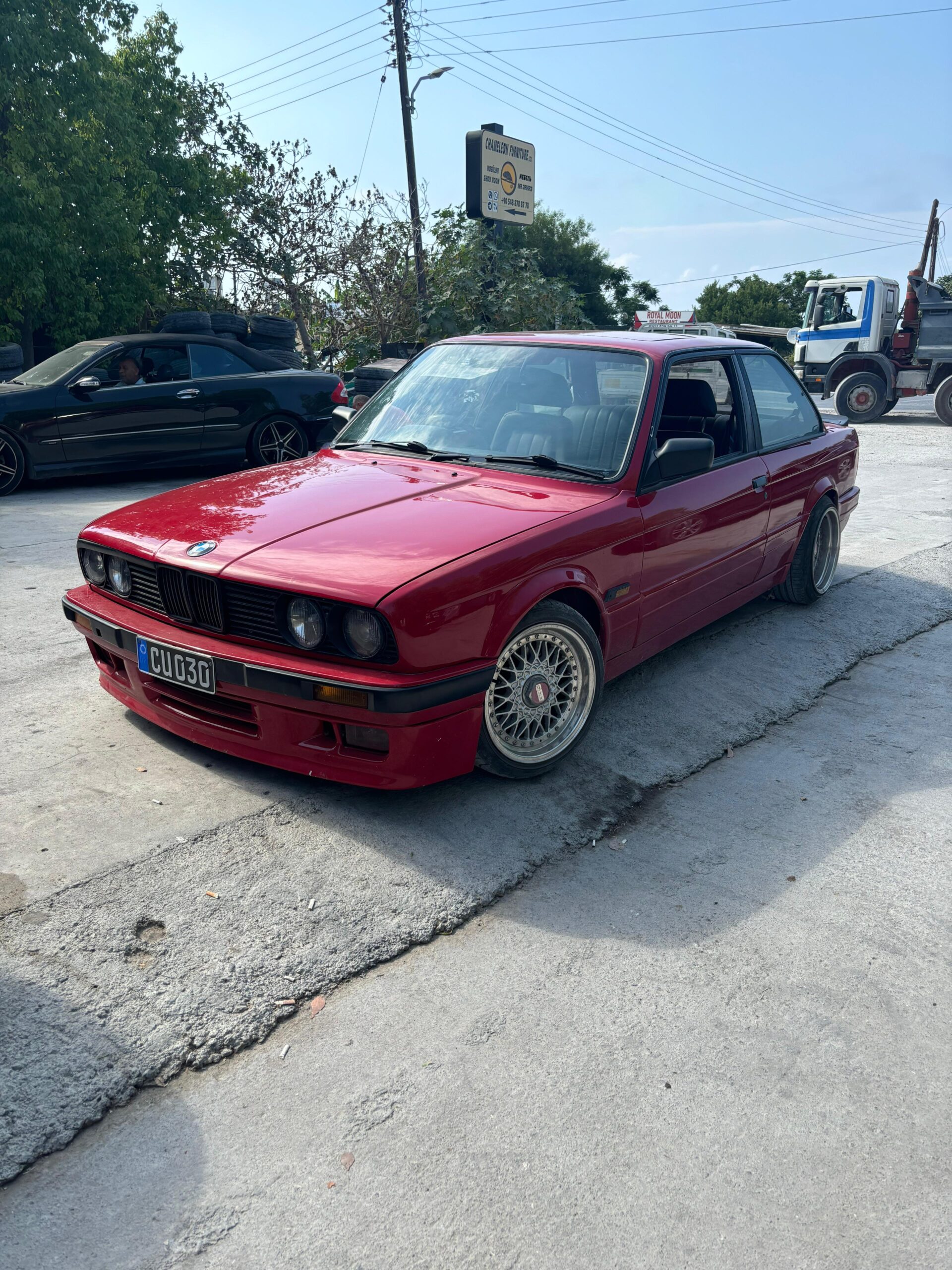 BMW E30 325i