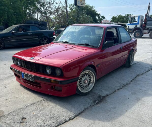 BMW E30 325i